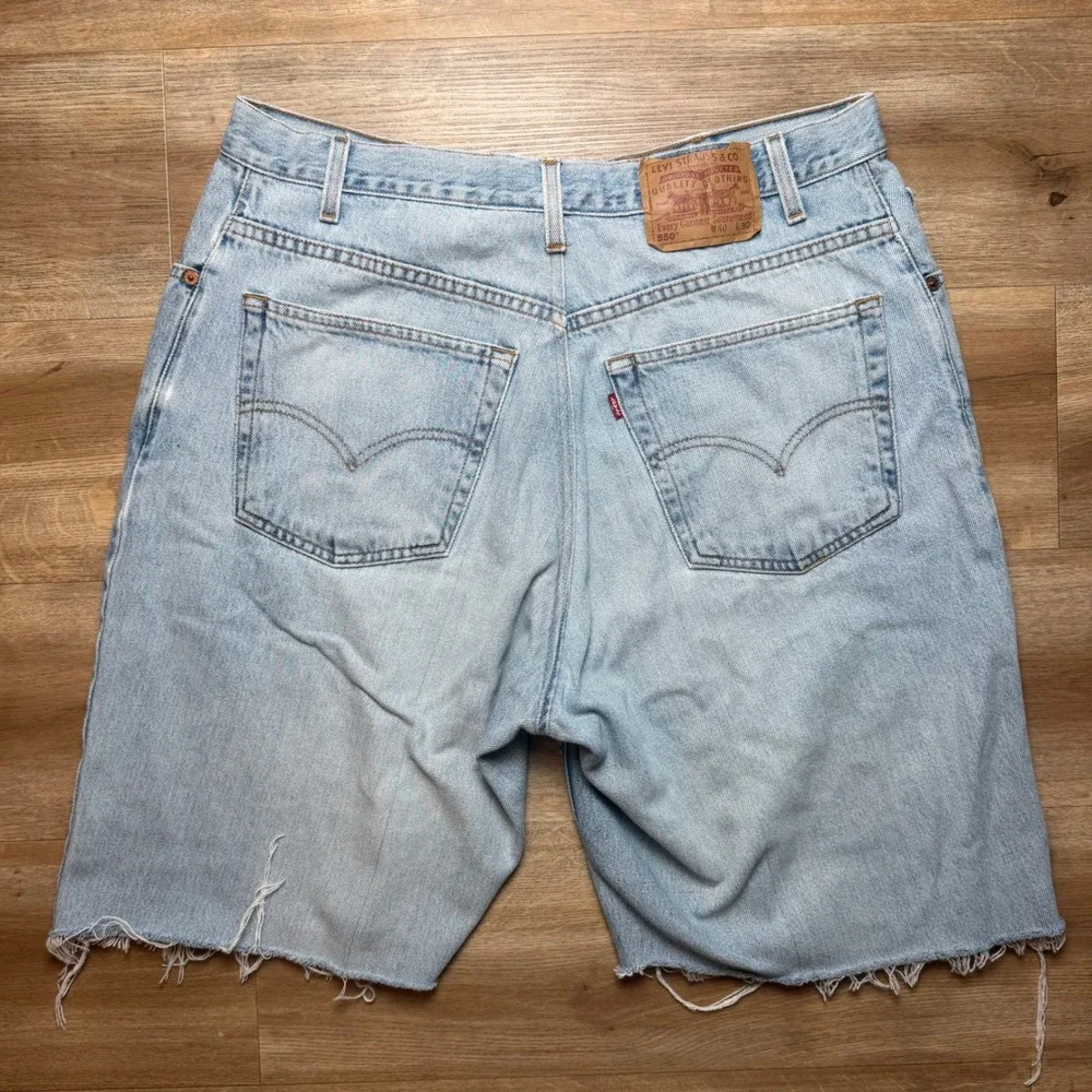 Vintage Levi's 550 Denim Shorts Mens 36 Light Blue Cutoff Relaxed Fit (Tag 40)